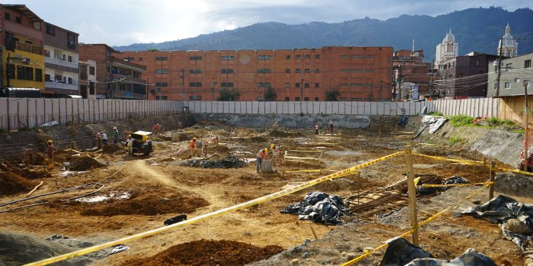 Construcción Plaza de mercado de Bello