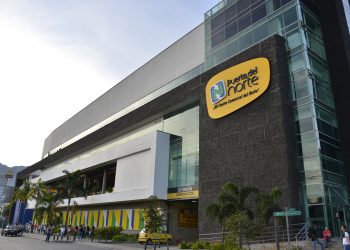 Centro Comercial Puerta del Norte en Bello