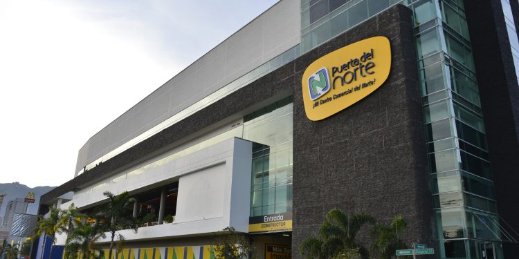 Centro Comercial Puerta del Norte en Bello