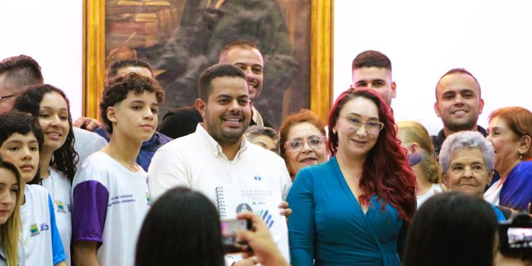 Alcaldesa Lorena González radicó Plan de Desarrollo en el Concejo de Bello