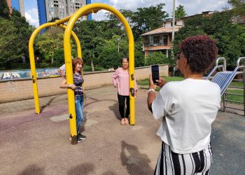 Adultos mayores de Bello se forman en fotografía digital