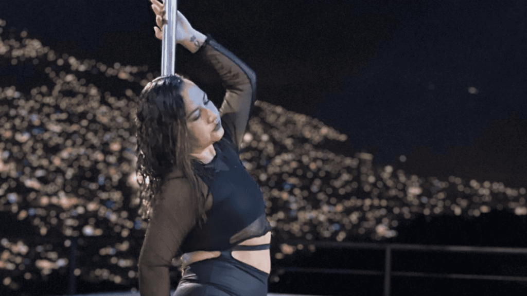 No soltar lo que las salvó: dos mujeres que encontraron en el pole dance una forma de volver a sí mismas
