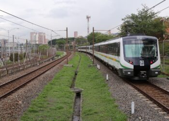 El Metro de Medellin, extiende el servicio comercial durante las primeras 3 semanas de diciembre.