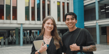 Idiomas EAFIT llega a Bello y fortalece la formación en idiomas en el norte del Valle de Aburrá